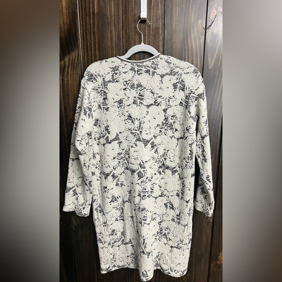 J. JILL White Gray Long Sleeve Jacquard Topper Longline Coat Jacket Size:Small - Picture 13 of 15